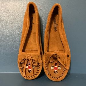 Minnetonka size 8.5 fit size 9